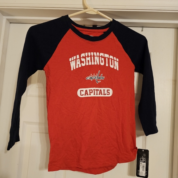 NWT Washington Capitals kids long-sleeve t-shirt.  Size: S (6/6X) - Picture 2 of 7